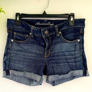 American eagle stretch cuffed Women’s shorts